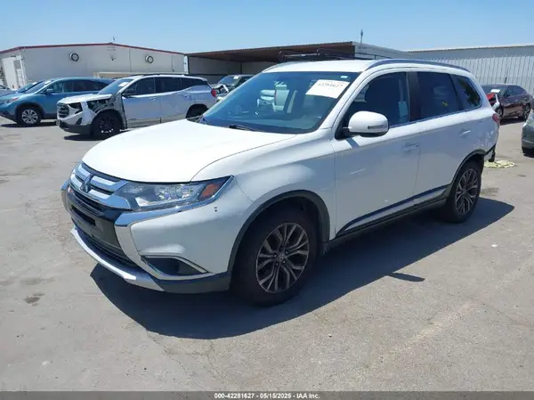 JA4AD3A36JZ061024 2018 MITSUBISHI OUTLANDER - Image 2
