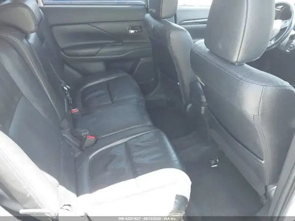 JA4AD3A36JZ061024 2018 MITSUBISHI OUTLANDER - Image 8