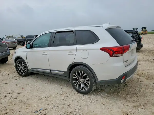 JA4AD3A36JZ066322 2018 MITSUBISHI OUTLANDER - Image 2