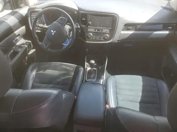 JA4AD3A36KJ000532 2019 MITSUBISHI OUTLANDER - Image 8