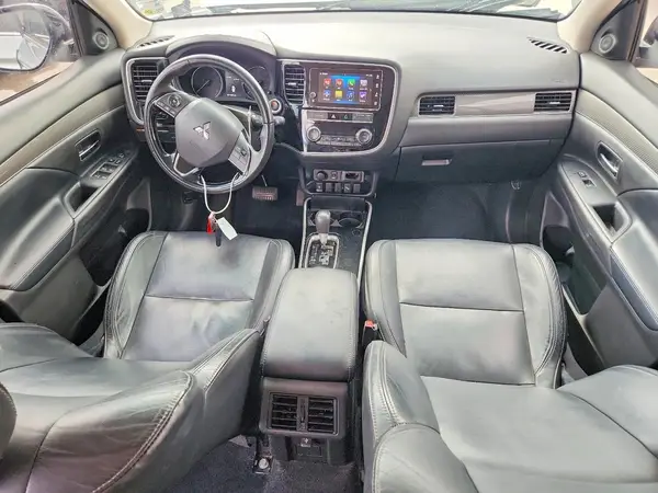 JA4AD3A36KJ000689 2019 MITSUBISHI OUTLANDER - Image 8