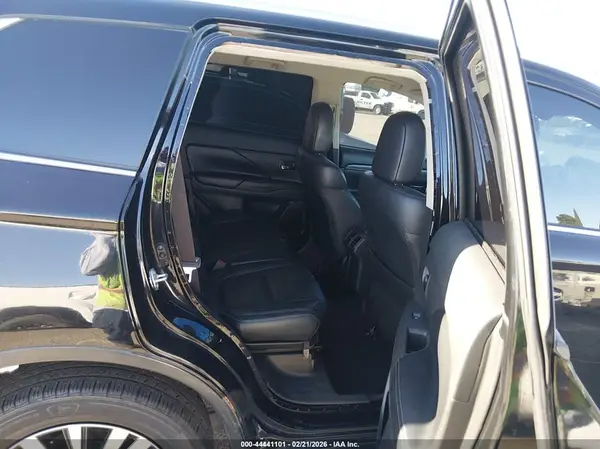 JA4AD3A36KJ001213 2019 MITSUBISHI OUTLANDER - Image 8