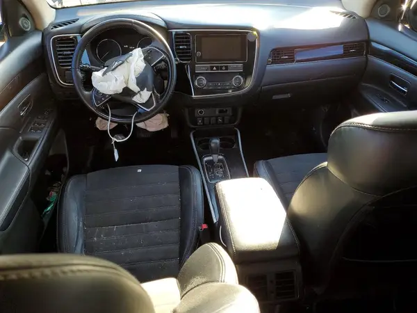 JA4AD3A36KJ002250 2019 MITSUBISHI OUTLANDER - Image 8