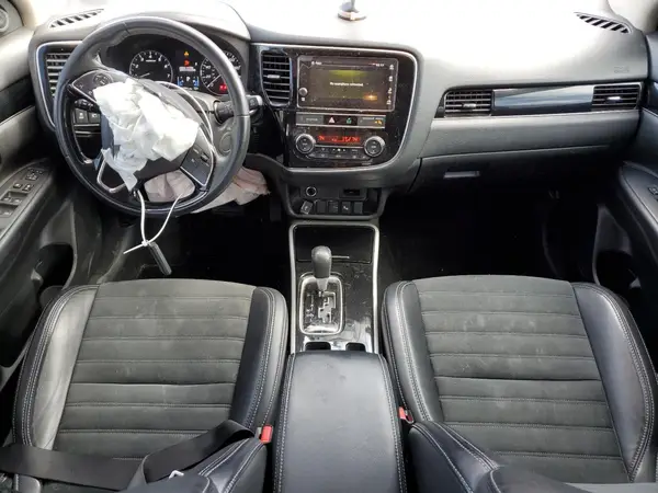 JA4AD3A36KZ013038 2019 MITSUBISHI OUTLANDER - Image 8
