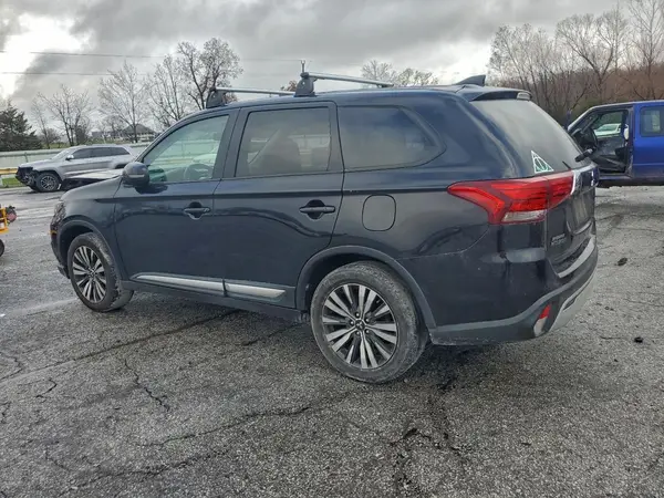 JA4AD3A36KZ015162 2019 MITSUBISHI OUTLANDER - Image 2