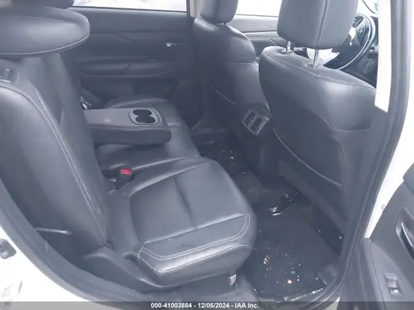 JA4AD3A36KZ018904 2019 MITSUBISHI OUTLANDER - Image 8