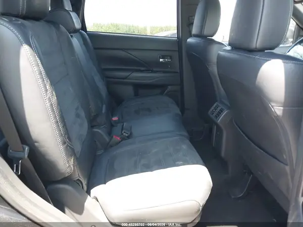 JA4AD3A36KZ026565 2019 MITSUBISHI OUTLANDER - Image 8