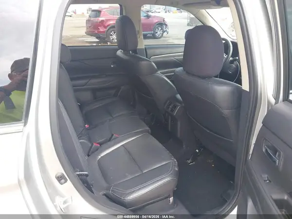 JA4AD3A36KZ028509 2019 MITSUBISHI OUTLANDER - Image 8
