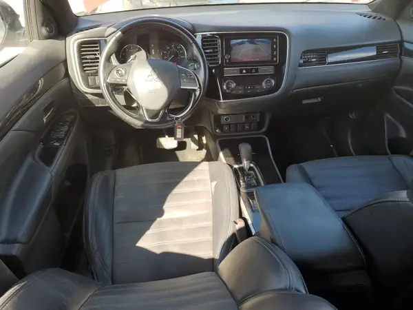 JA4AD3A36KZ031202 2019 MITSUBISHI OUTLANDER - Image 8