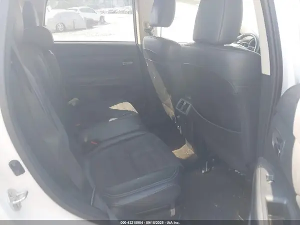 JA4AD3A36KZ035377 2019 MITSUBISHI OUTLANDER - Image 8