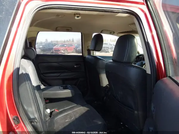 JA4AD3A36KZ043835 2019 MITSUBISHI OUTLANDER - Image 8