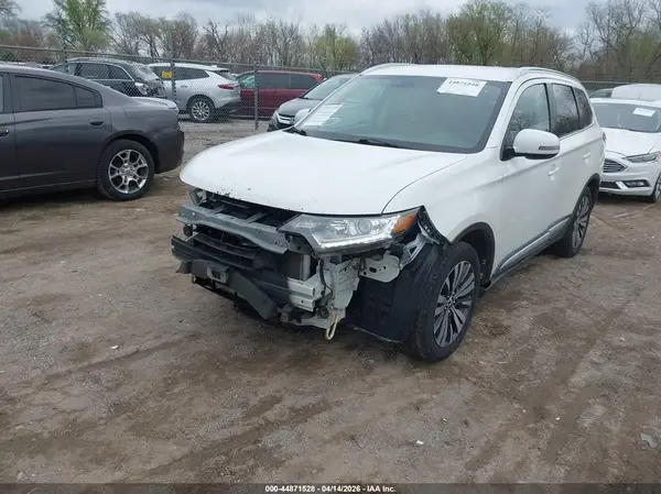 JA4AD3A36KZ052731 2019 MITSUBISHI OUTLANDER - Image 2