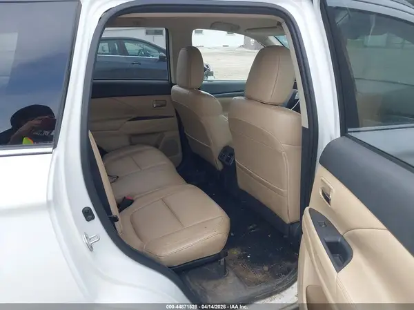 JA4AD3A36KZ052731 2019 MITSUBISHI OUTLANDER - Image 8