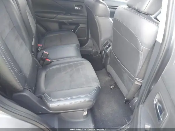 JA4AD3A36KZ055032 2019 MITSUBISHI OUTLANDER - Image 8