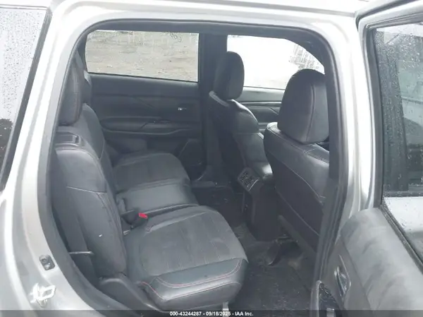 JA4AD3A36LJ000323 2020 MITSUBISHI OUTLANDER - Image 8