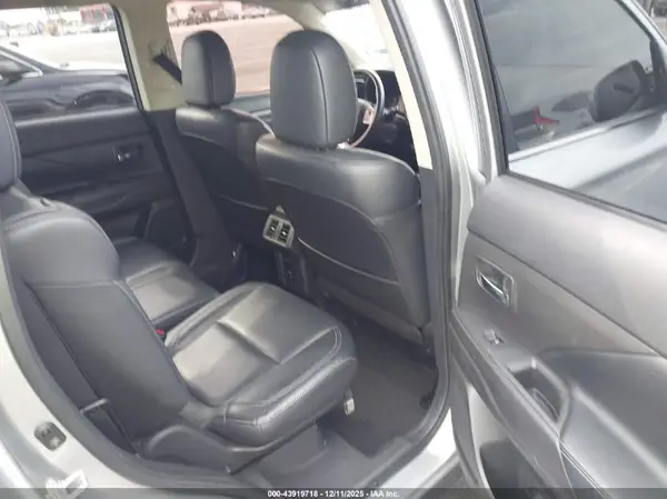 JA4AD3A36LJ000449 2020 MITSUBISHI OUTLANDER - Image 8