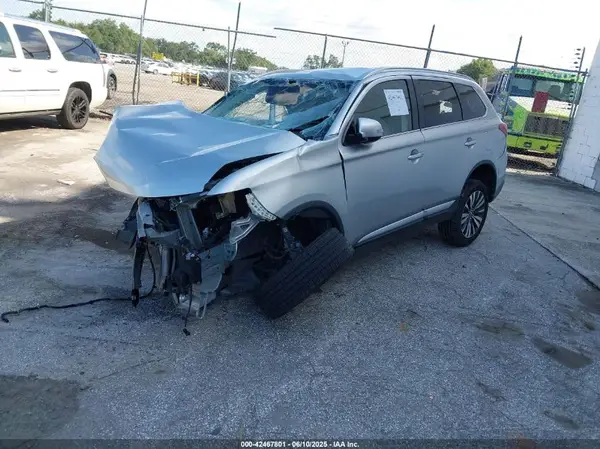 JA4AD3A36LJ001004 2020 MITSUBISHI OUTLANDER - Image 2