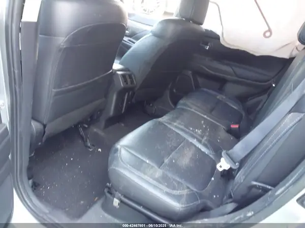 JA4AD3A36LJ001004 2020 MITSUBISHI OUTLANDER - Image 8