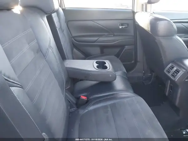 JA4AD3A36LZ003241 2020 MITSUBISHI OUTLANDER - Image 8