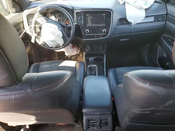 JA4AD3A36LZ030715 2020 MITSUBISHI OUTLANDER - Image 8