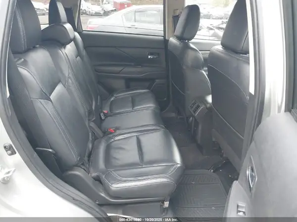 JA4AD3A36LZ030889 2020 MITSUBISHI OUTLANDER - Image 8