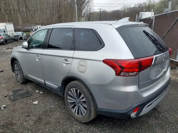 JA4AD3A36LZ048597 2020 MITSUBISHI OUTLANDER - Image 2