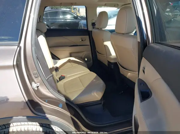 JA4AD3A37GZ000872 2016 MITSUBISHI OUTLANDER - Image 8