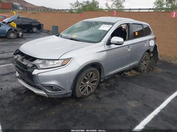 JA4AD3A37GZ001441 2016 MITSUBISHI OUTLANDER - Image 2