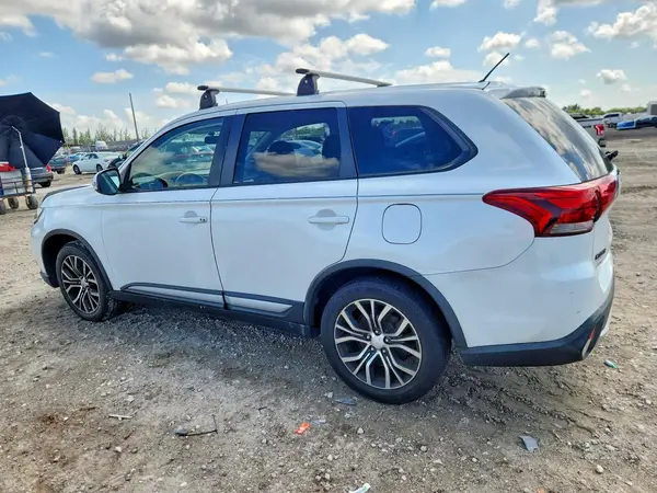 JA4AD3A37GZ001553 2016 MITSUBISHI OUTLANDER - Image 2