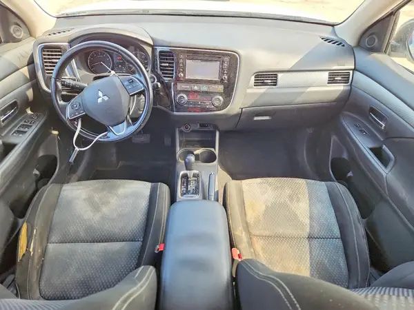 JA4AD3A37GZ001553 2016 MITSUBISHI OUTLANDER - Image 8