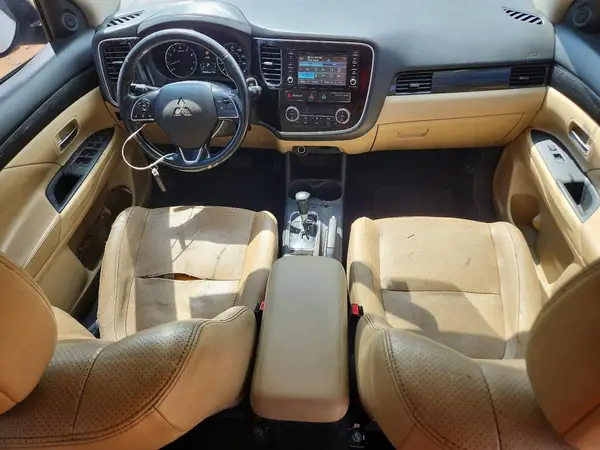 JA4AD3A37GZ004257 2016 MITSUBISHI OUTLANDER - Image 8