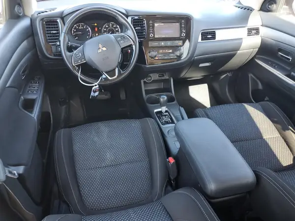 JA4AD3A37GZ005473 2016 MITSUBISHI OUTLANDER - Image 8