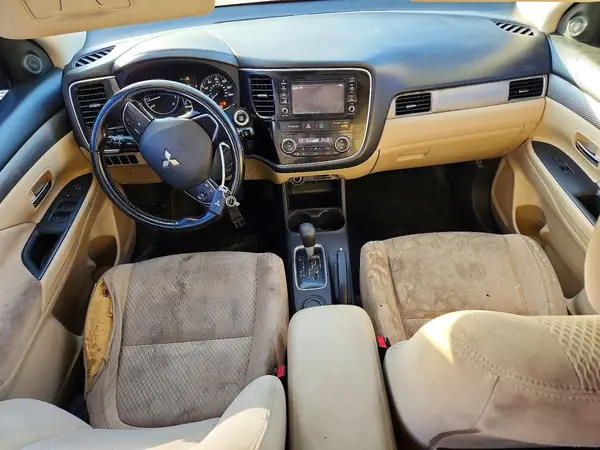 JA4AD3A37GZ007997 2016 MITSUBISHI OUTLANDER - Image 8