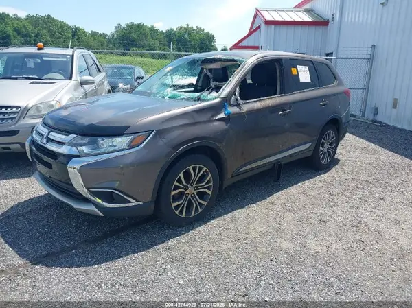 JA4AD3A37GZ013606 2016 MITSUBISHI OUTLANDER - Image 2