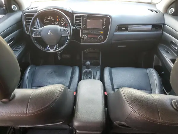 JA4AD3A37GZ015288 2016 MITSUBISHI OUTLANDER - Image 8