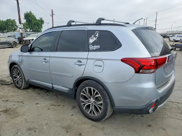 JA4AD3A37GZ016098 2016 MITSUBISHI OUTLANDER - Image 2