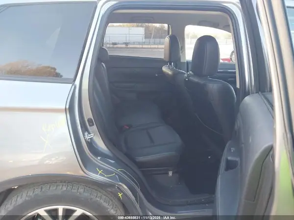 JA4AD3A37GZ019387 2016 MITSUBISHI OUTLANDER - Image 8
