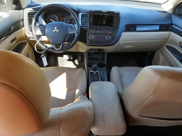 JA4AD3A37GZ021110 2016 MITSUBISHI OUTLANDER - Image 8