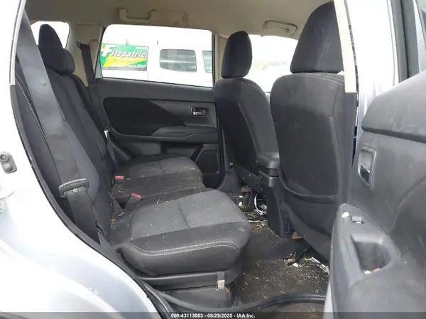 JA4AD3A37GZ034388 2016 MITSUBISHI OUTLANDER - Image 8