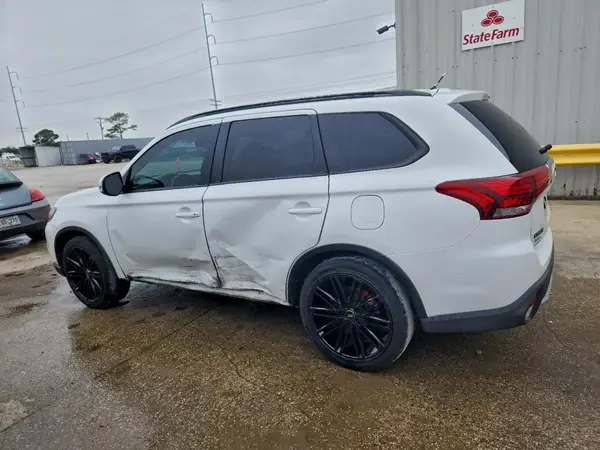 JA4AD3A37GZ037565 2016 MITSUBISHI OUTLANDER - Image 2