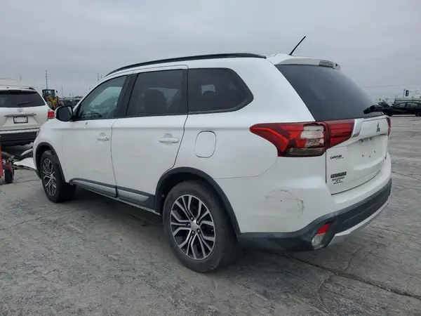 JA4AD3A37GZ062515 2016 MITSUBISHI OUTLANDER - Image 2