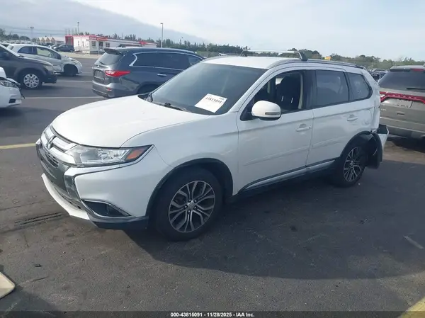 JA4AD3A37GZ064801 2016 MITSUBISHI OUTLANDER - Image 2