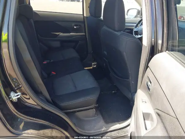 JA4AD3A37GZ065270 2016 MITSUBISHI OUTLANDER - Image 8