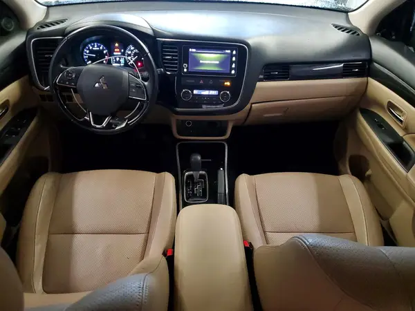 JA4AD3A37HZ000288 2017 MITSUBISHI OUTLANDER - Image 8