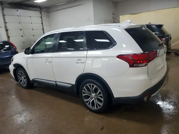 JA4AD3A37HZ005491 2017 MITSUBISHI OUTLANDER - Image 2