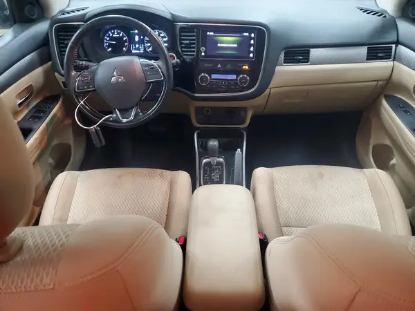 JA4AD3A37HZ005491 2017 MITSUBISHI OUTLANDER - Image 8