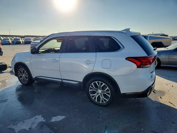 JA4AD3A37HZ013008 2017 MITSUBISHI OUTLANDER - Image 2