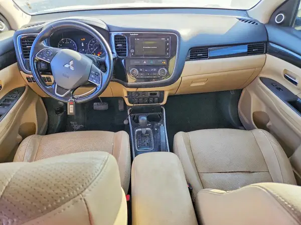 JA4AD3A37HZ013008 2017 MITSUBISHI OUTLANDER - Image 8