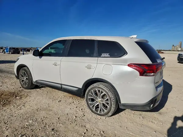 JA4AD3A37HZ013445 2017 MITSUBISHI OUTLANDER - Image 2