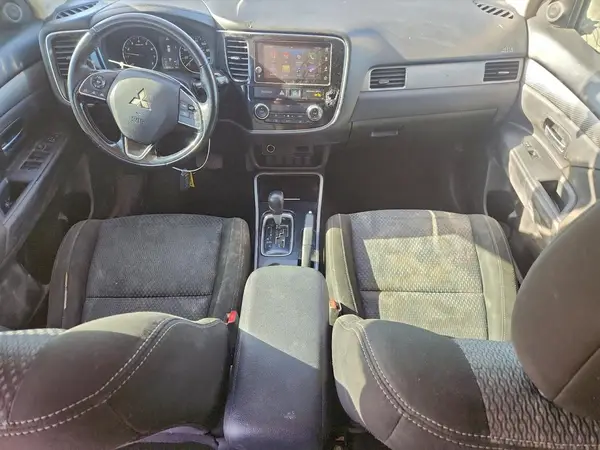 JA4AD3A37HZ013445 2017 MITSUBISHI OUTLANDER - Image 8
